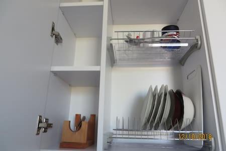 Smart-House Smart Kvartira S Kukhnei Vozle Metro. Киев Экстерьер фото